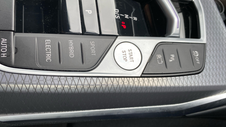 BMW 3 Series 330e M Sport 4dr Step Auto [Pro Pack] Saloon